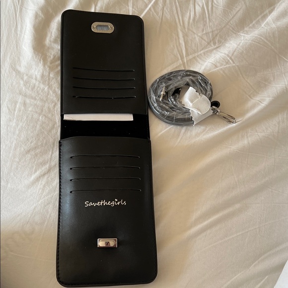 RFID protection Black Crossbody Travel Bag - Picture 6 of 6